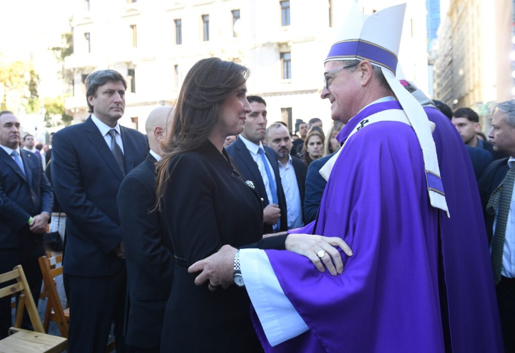 Victoria Villaruel misa Papa Francisco